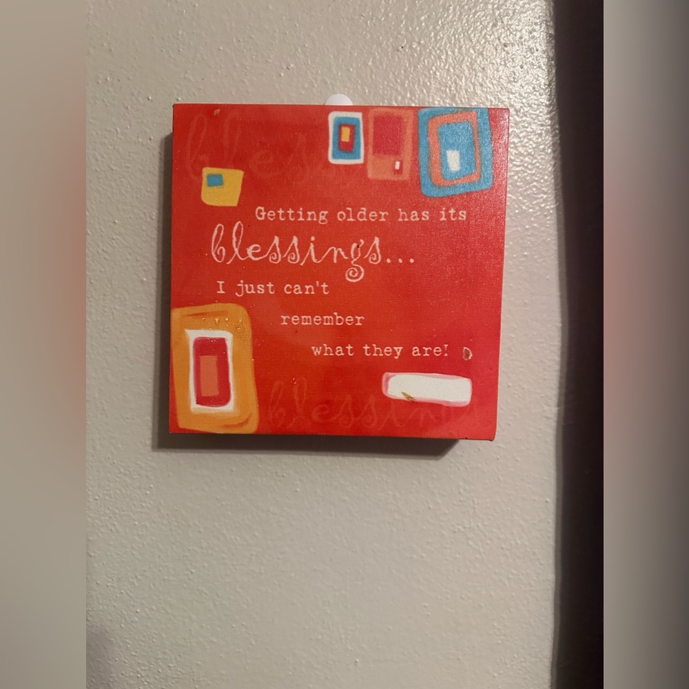 Cute small wall decor good condition